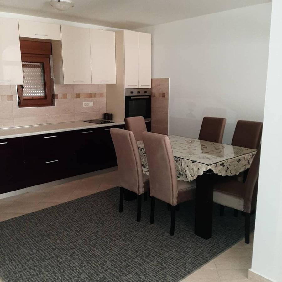 Apartmani Mia Vuksanovic Cetinje Buitenkant foto