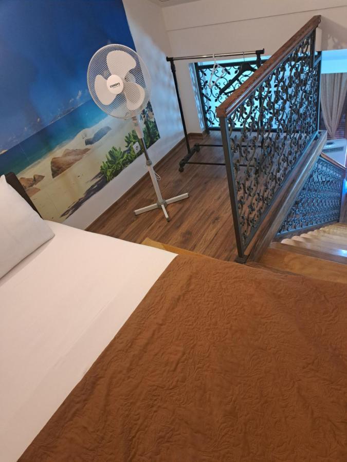 Apartmani Mia Vuksanovic Cetinje Buitenkant foto