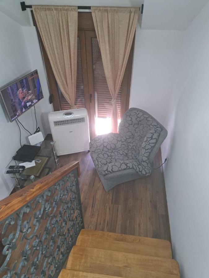 Apartmani Mia Vuksanovic Cetinje Buitenkant foto