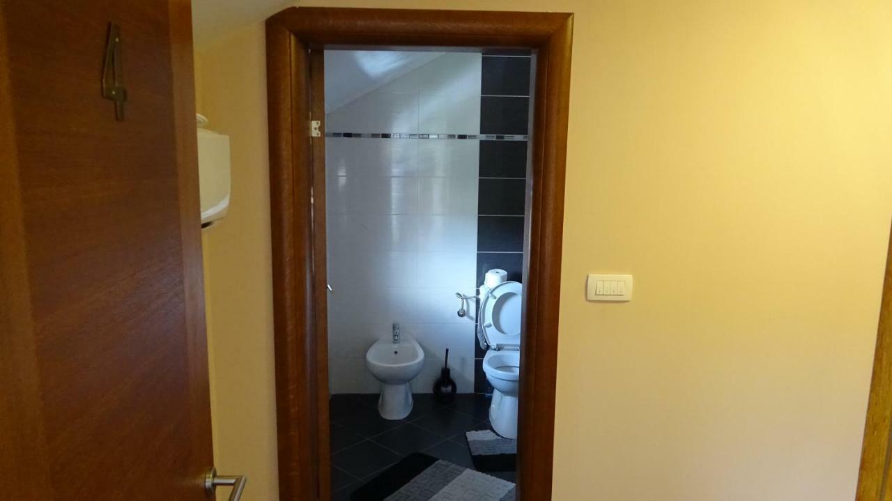 Apartmani Mia Vuksanovic Cetinje Buitenkant foto