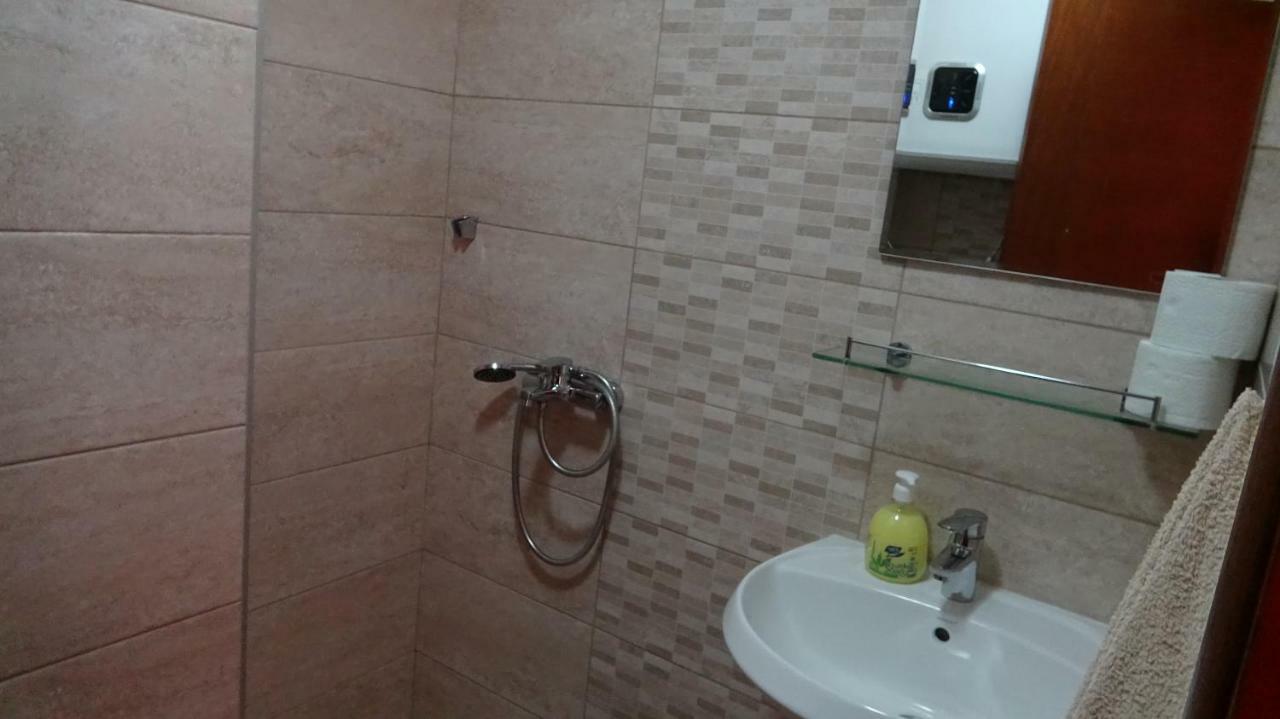 Apartmani Mia Vuksanovic Cetinje Buitenkant foto