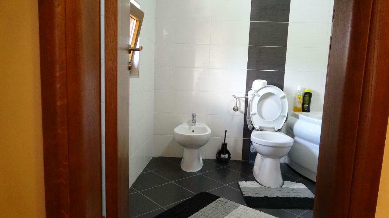 Apartmani Mia Vuksanovic Cetinje Buitenkant foto