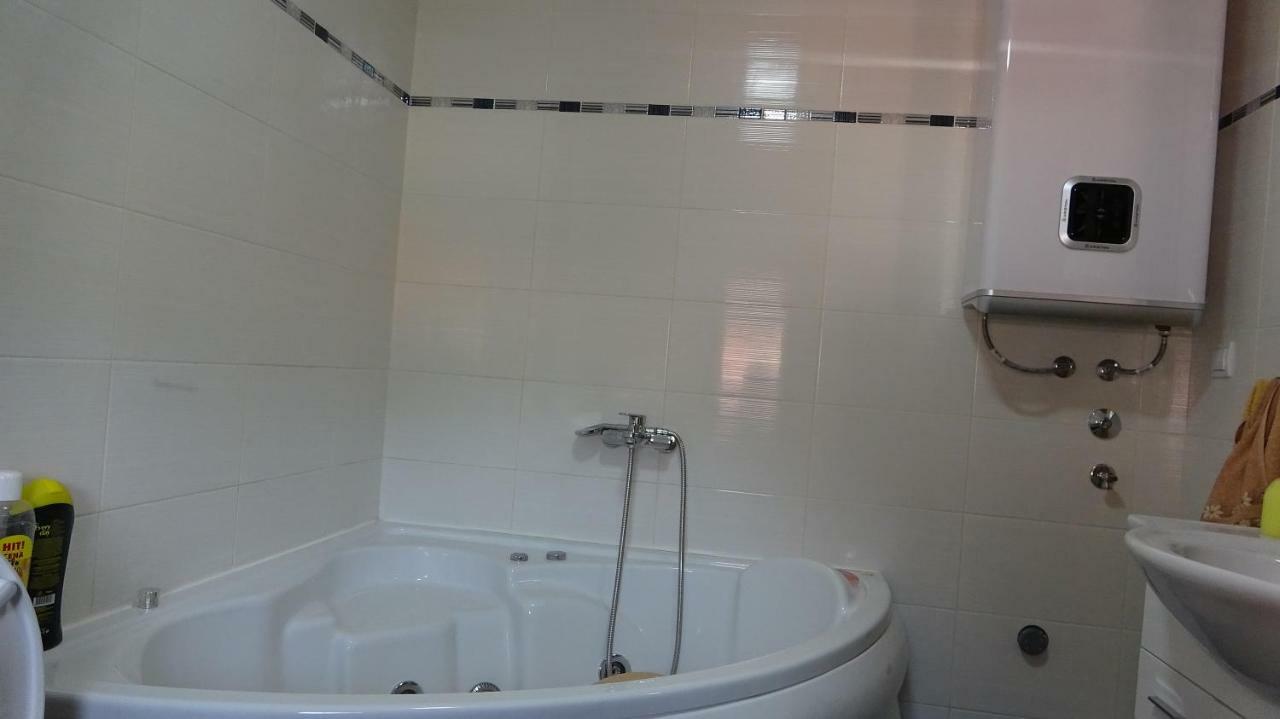 Apartmani Mia Vuksanovic Cetinje Buitenkant foto