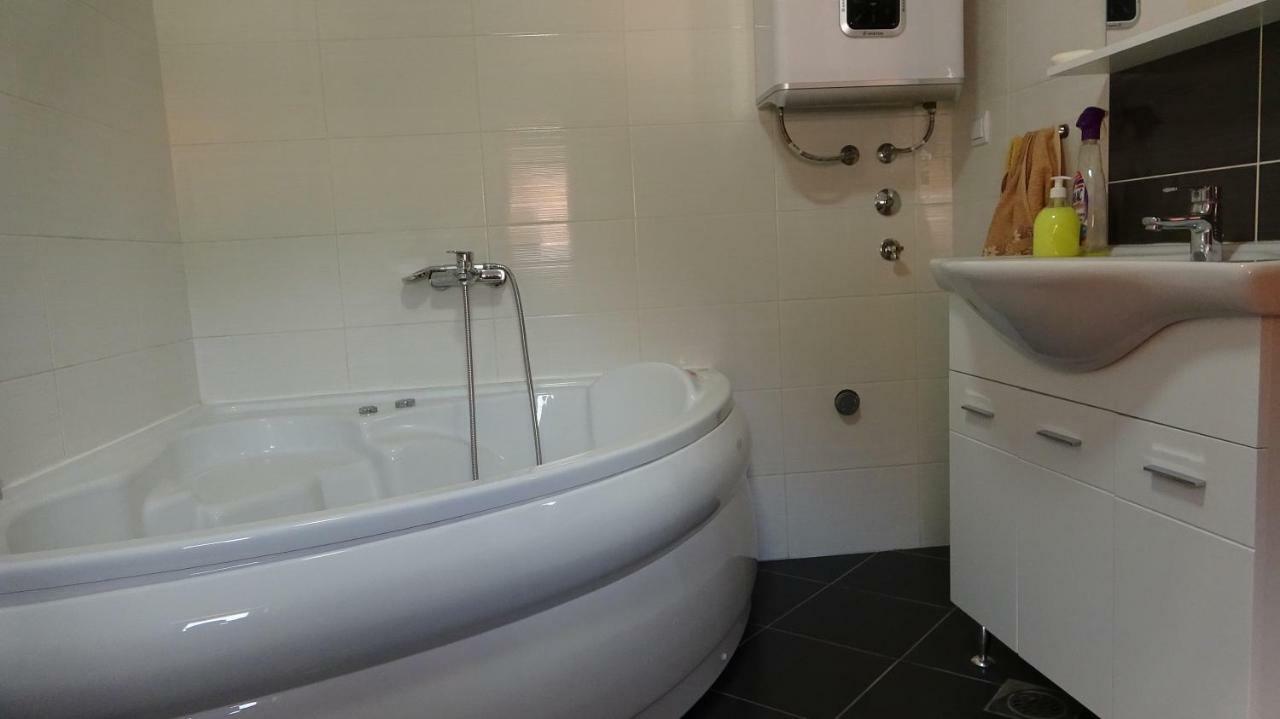 Apartmani Mia Vuksanovic Cetinje Buitenkant foto