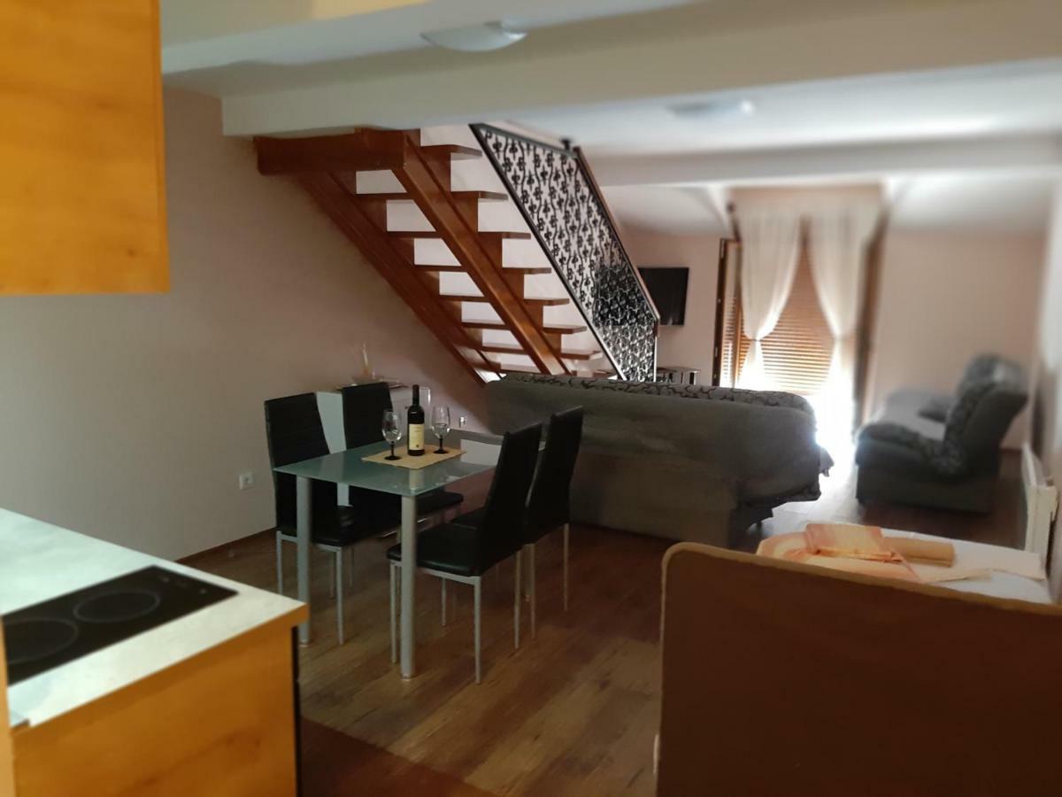 Apartmani Mia Vuksanovic Cetinje Buitenkant foto