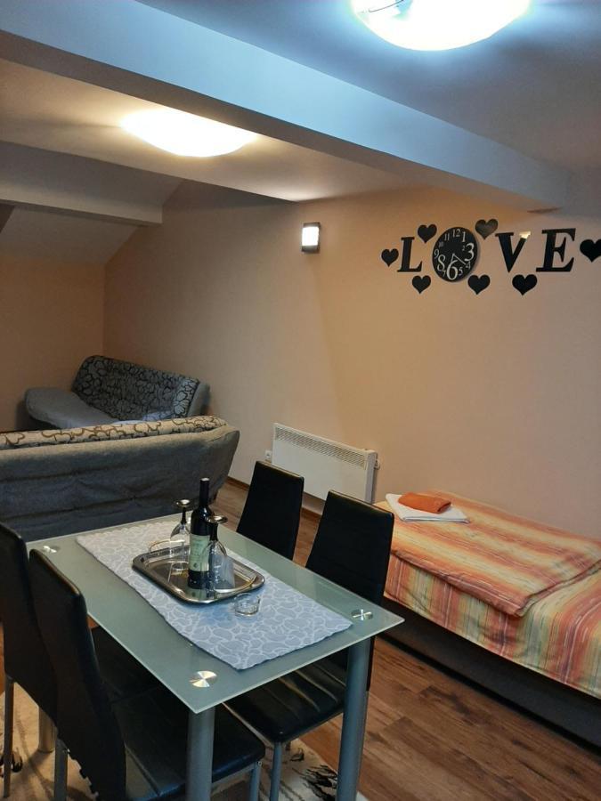 Apartmani Mia Vuksanovic Cetinje Buitenkant foto