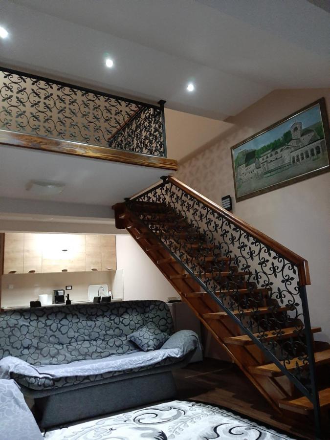 Apartmani Mia Vuksanovic Cetinje Buitenkant foto